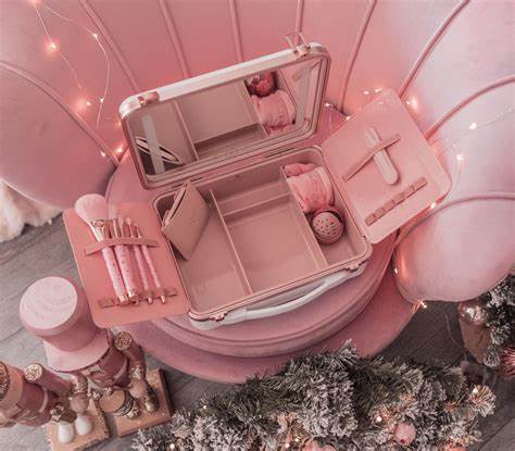 Beauty and Fashion Gifts for Every Budget